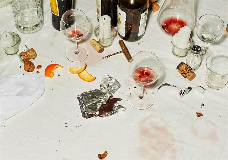 como limpar estofado de cadeira