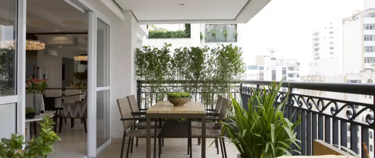 Sacada pequena decorada: ideias para transformar seu espaço compacto