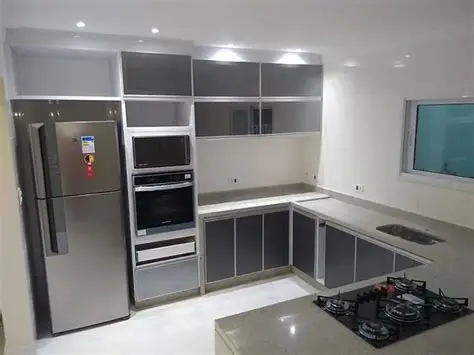 qual é mais resistente aço ou alumínio