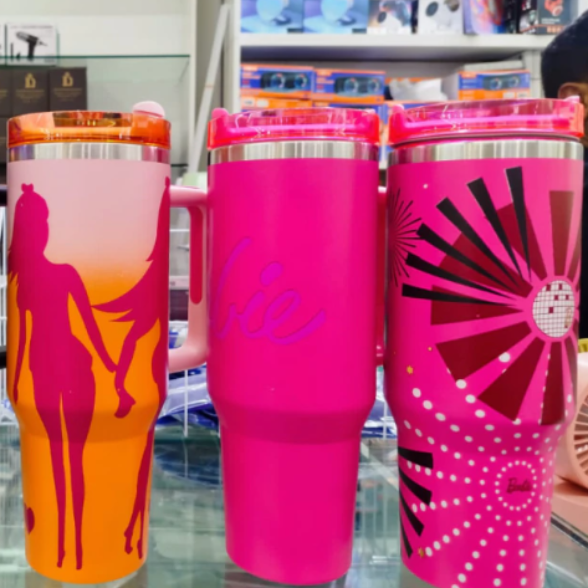 Copo Térmico modelo Barbie 1.200ml - Imagem 3